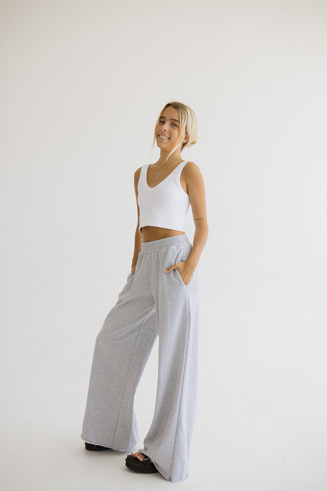 Kira Wide Leg Sweatpants // Grey