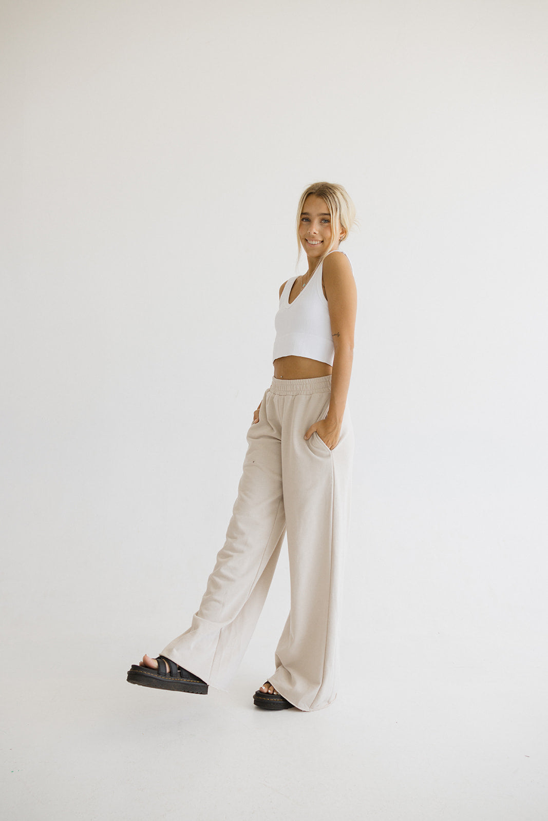 Kira Wide Leg Sweatpants // Beige