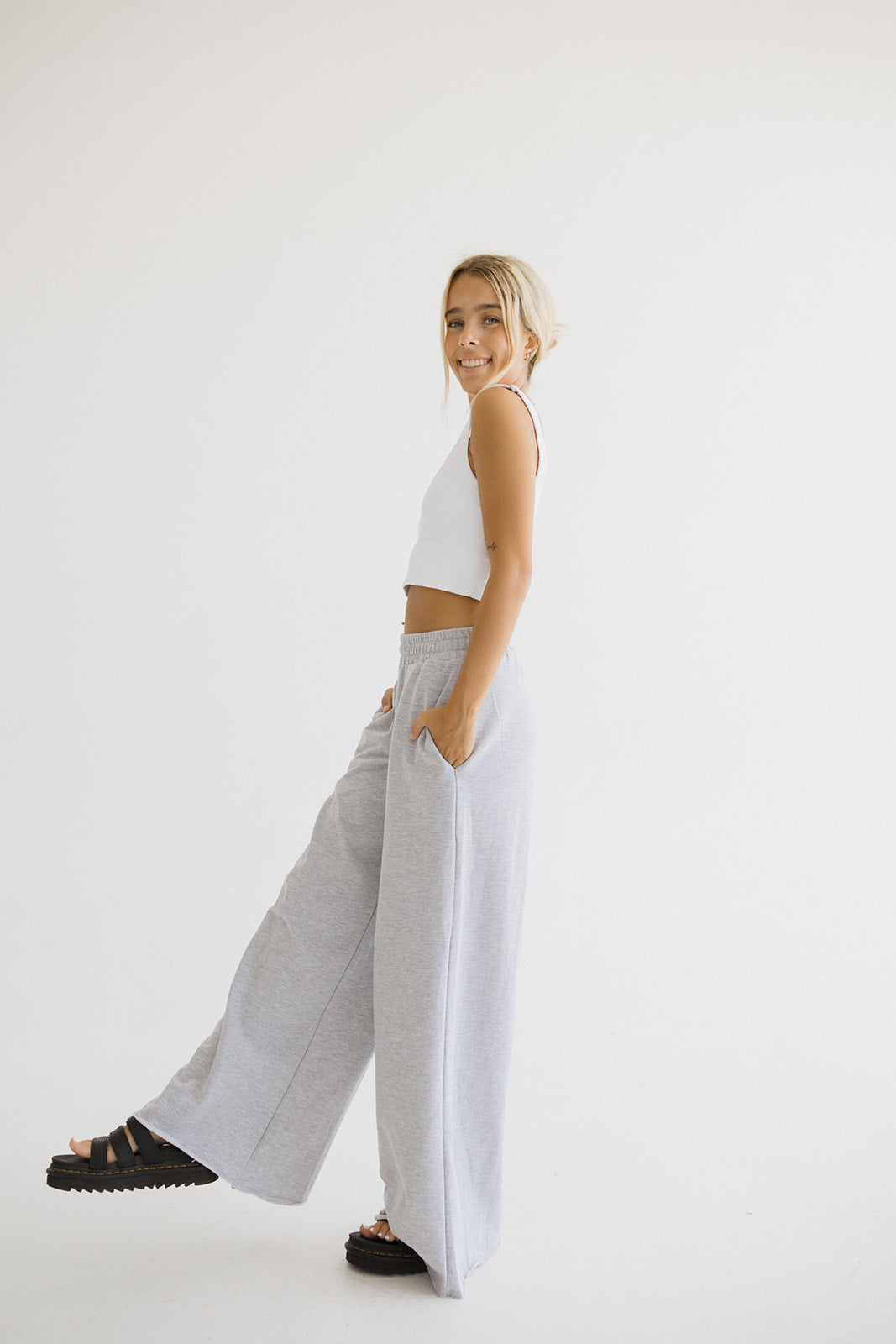 Kira Wide Leg Sweatpants // Grey