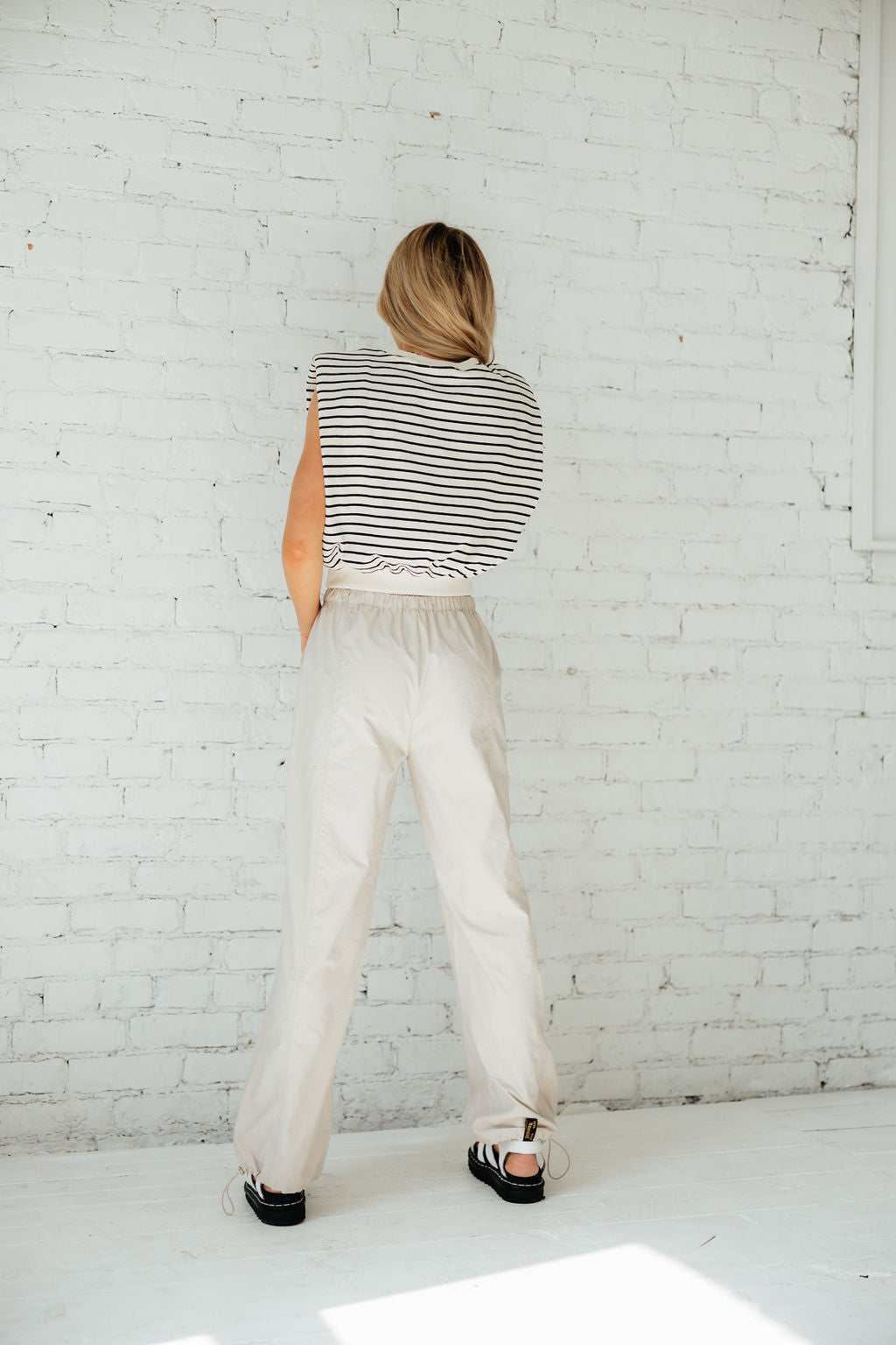 It’s a Vibe Parachute Pant // Taupe *RESTOCKED*