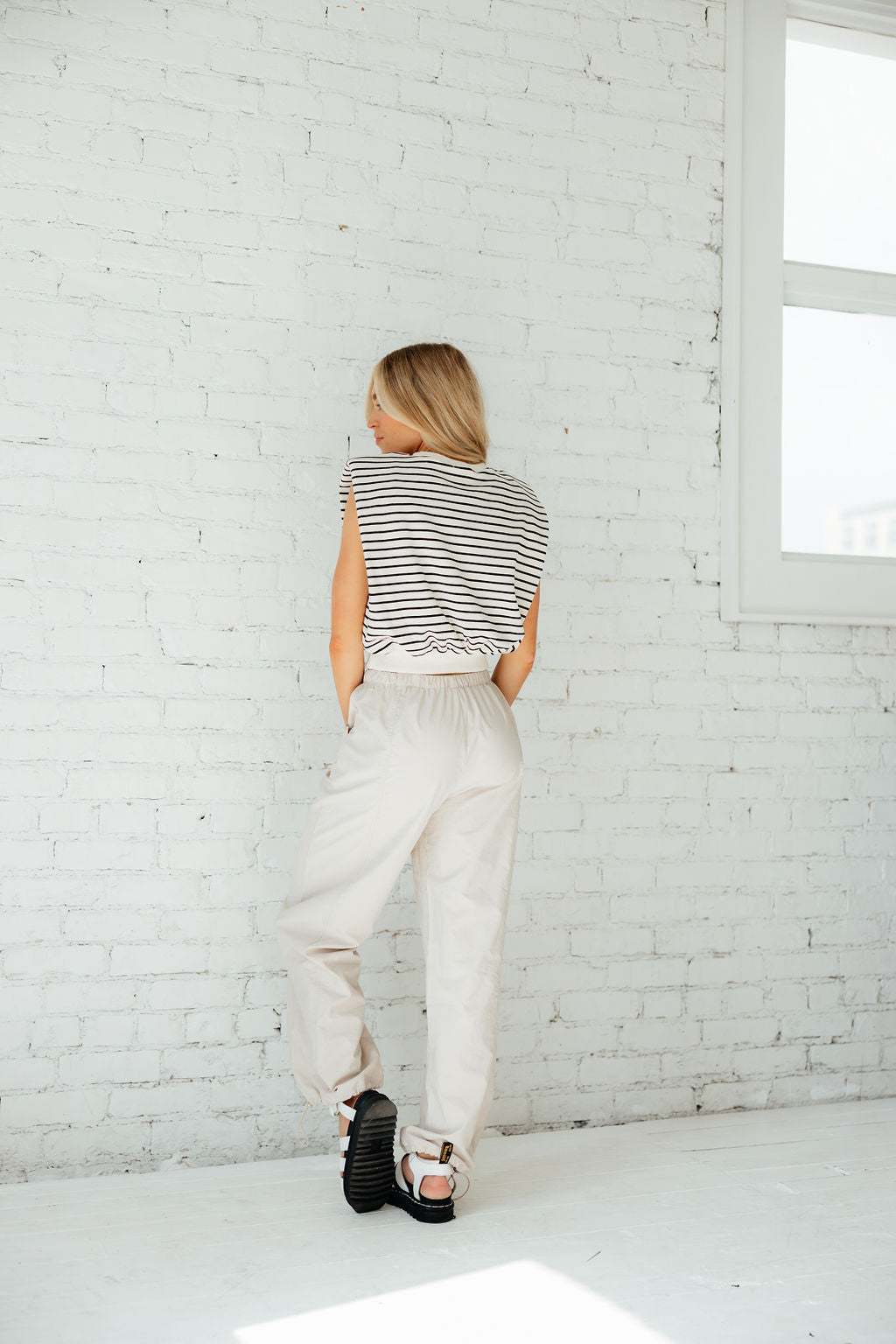 It’s a Vibe Parachute Pant // Taupe *RESTOCKED*