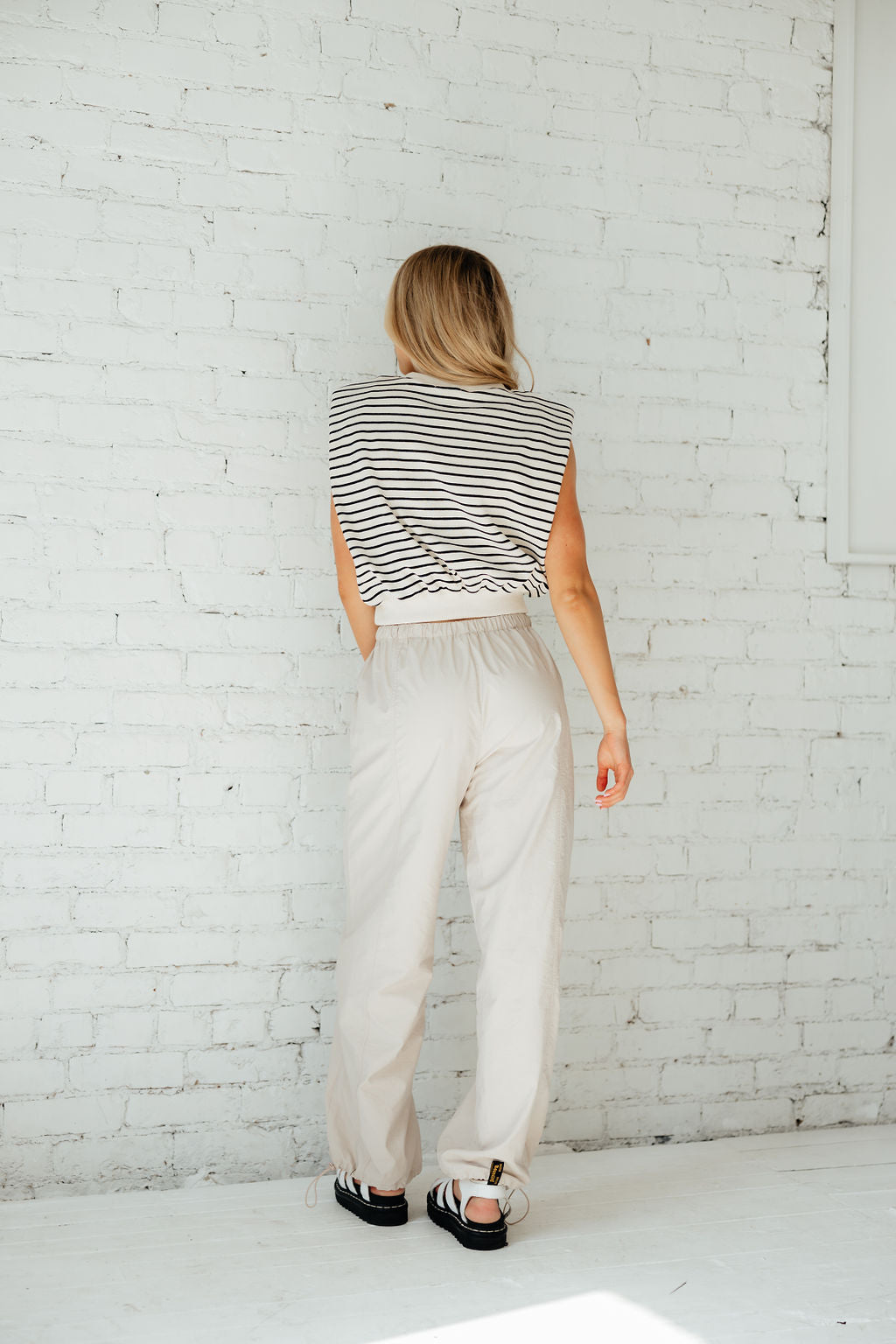 It’s a Vibe Parachute Pant // Taupe *RESTOCKED*