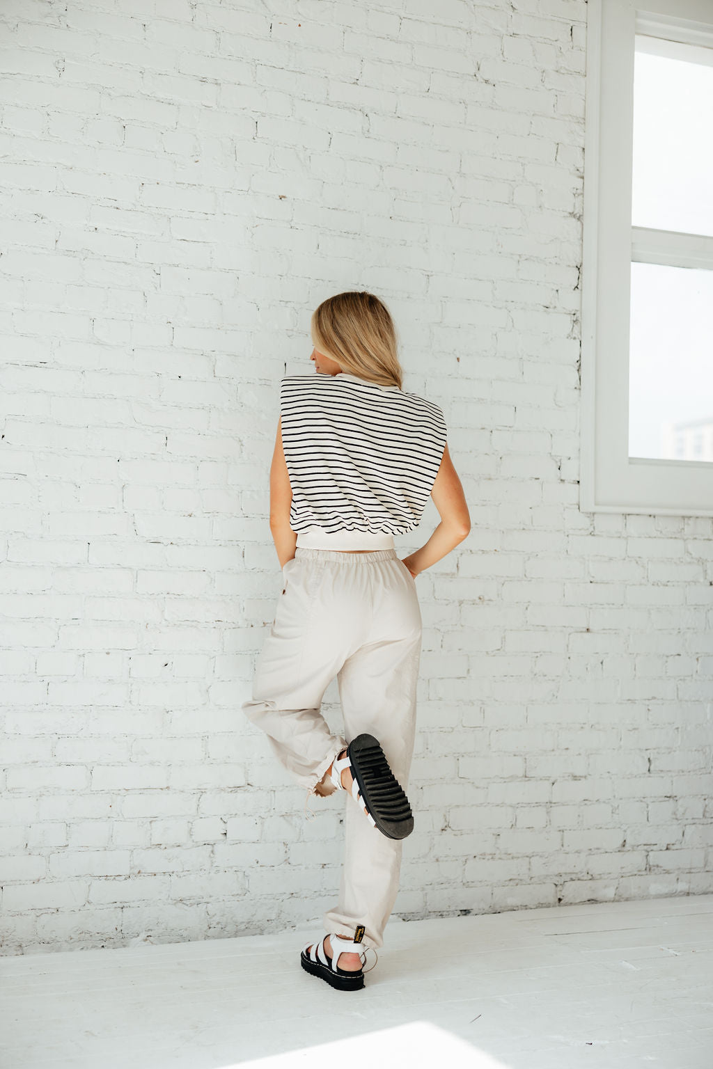 It’s a Vibe Parachute Pant // Taupe *RESTOCKED*