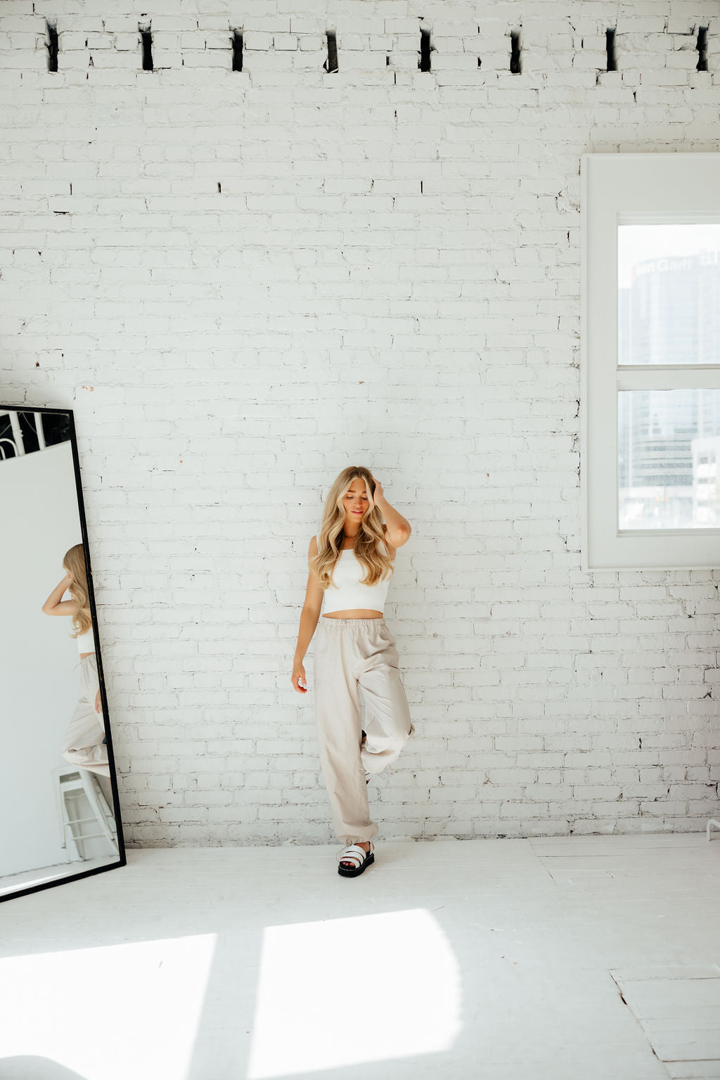 It’s a Vibe Parachute Pant // Taupe *RESTOCKED*