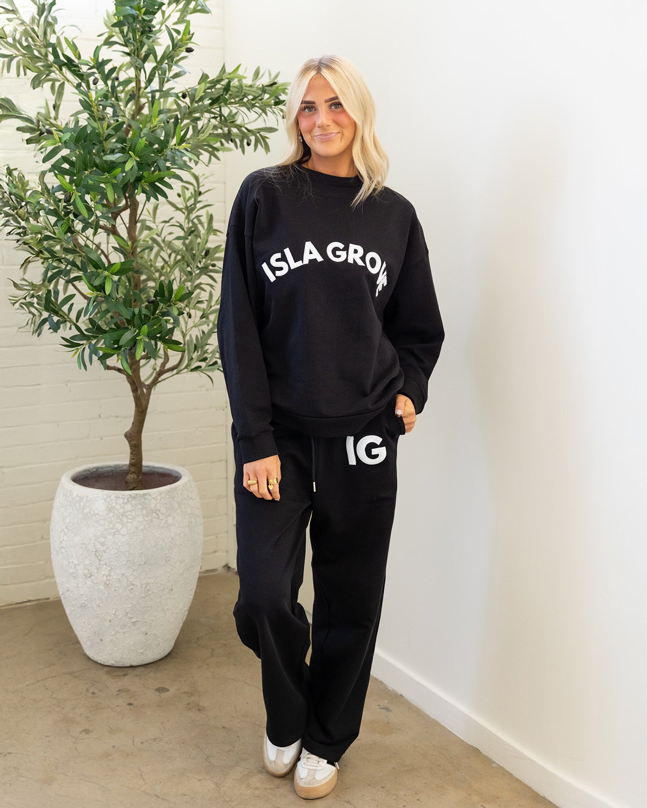 Isla Grove French Terry Crewneck // Black