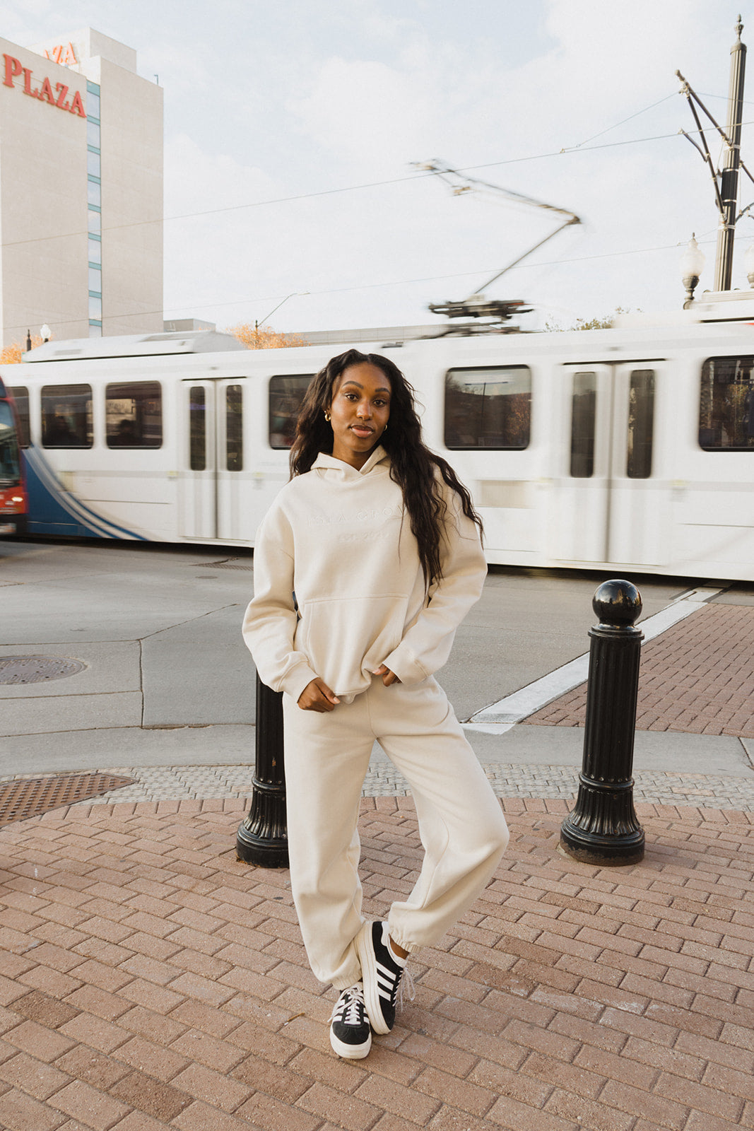 Isla Grove Original Sweatpants // Coconut