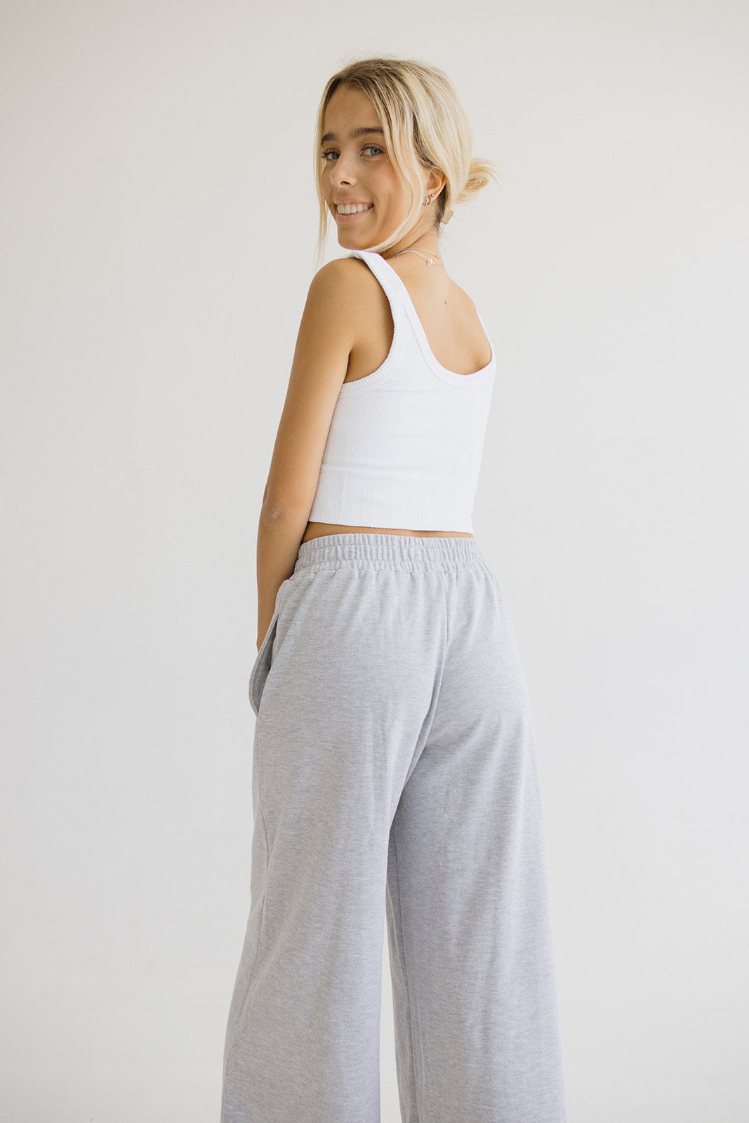 Wide leg hotsell pants grey