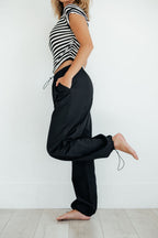 It’s a Vibe Parachute Pant // Black