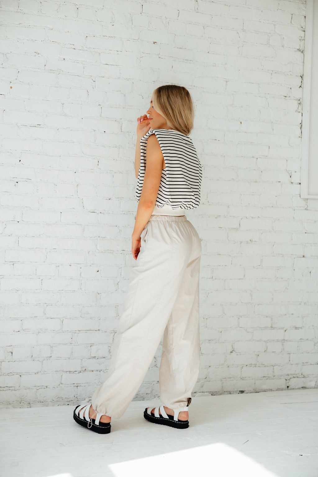 It’s a Vibe Parachute Pant // Taupe *RESTOCKED*